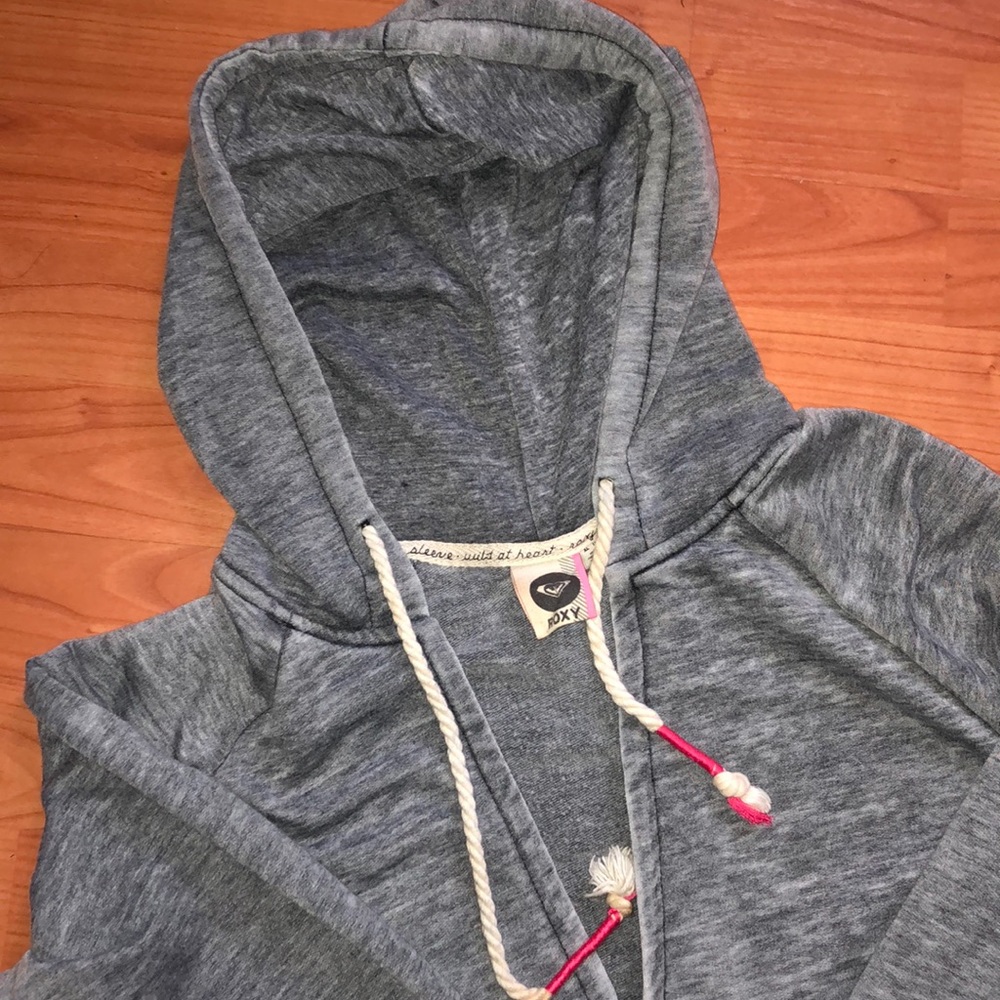 Woman’s Roxy Sweater - Picture 2 of 4